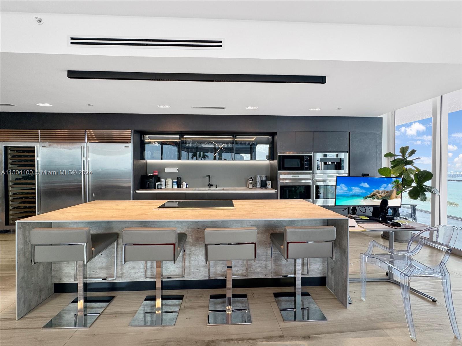 2020 N Bayshore Dr Unit: PH-4104