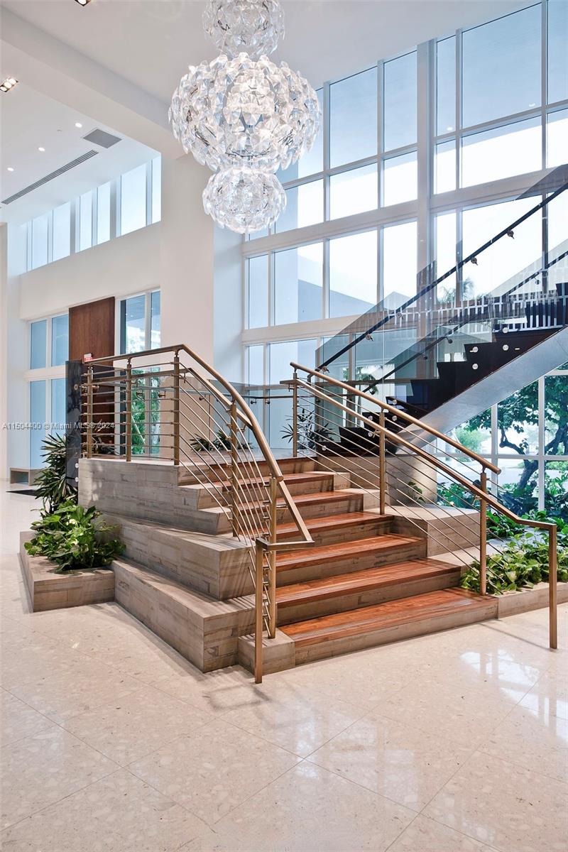 2020 N Bayshore Dr Unit: PH-4104
