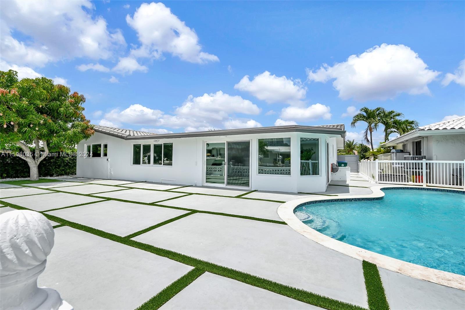 1250 NE 82nd St