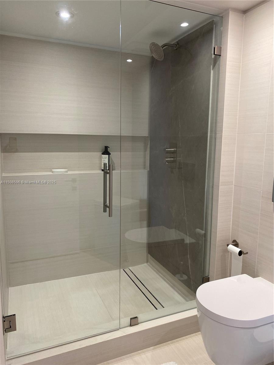 199 Ocean Lane Dr Unit: 1112