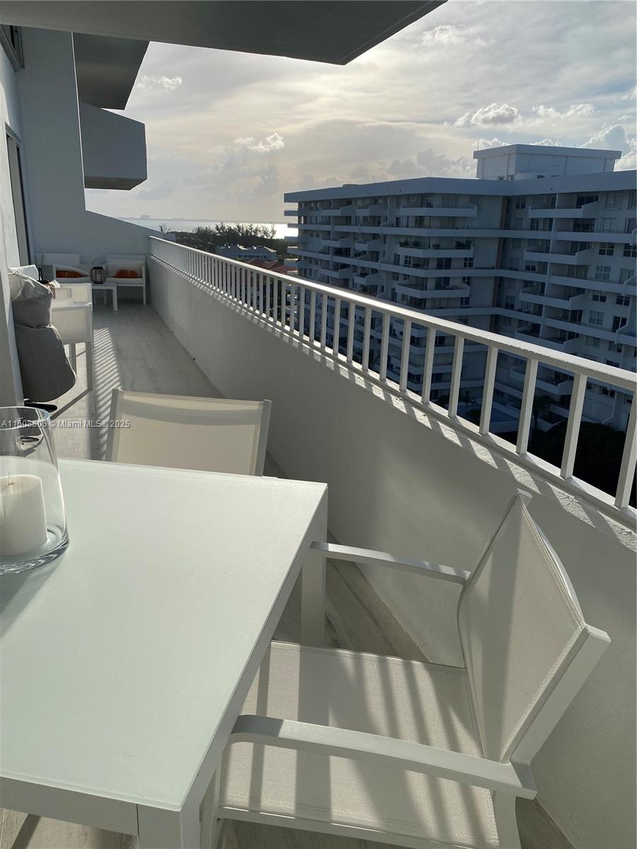 199 Ocean Lane Dr Unit: 1112