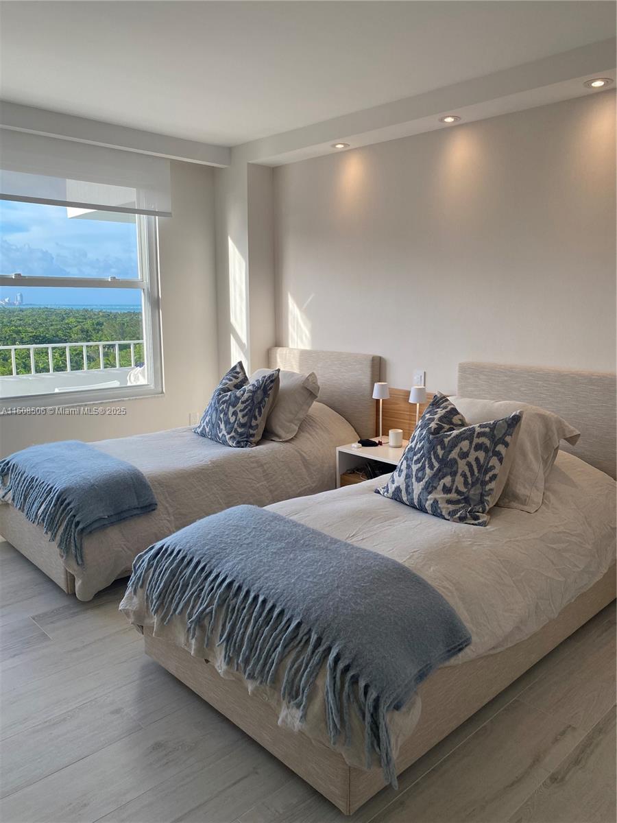 199 Ocean Lane Dr Unit: 1112