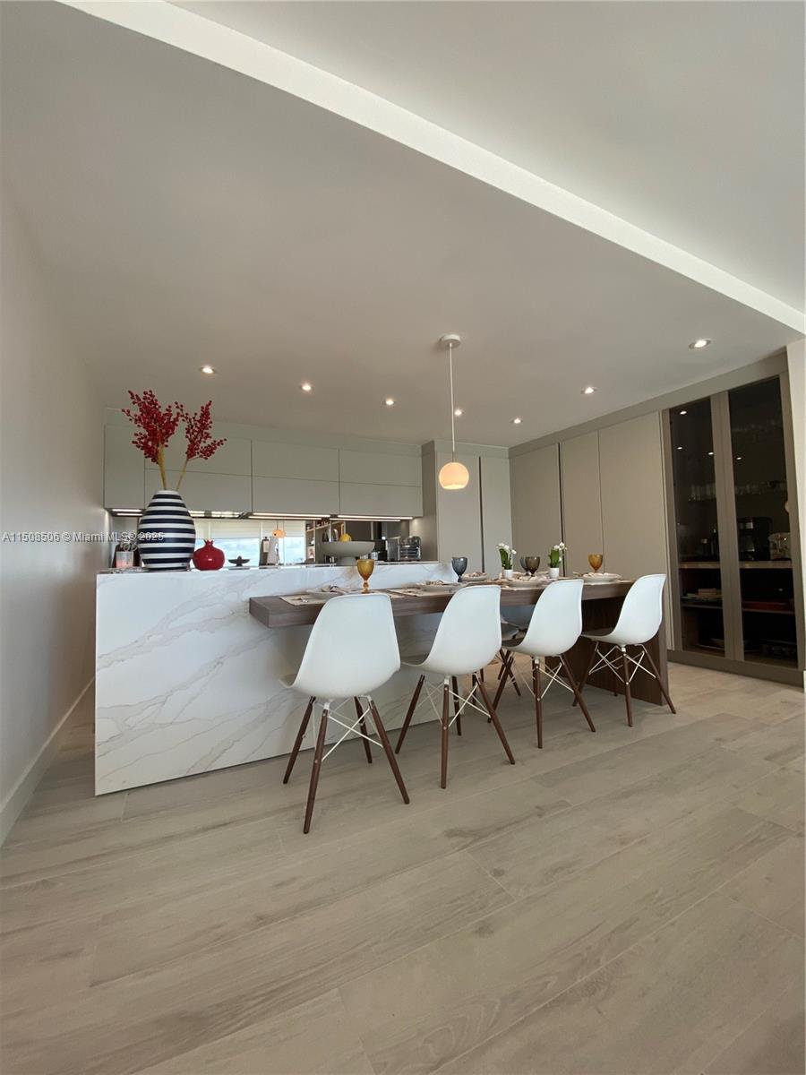 199 Ocean Lane Dr Unit: 1112