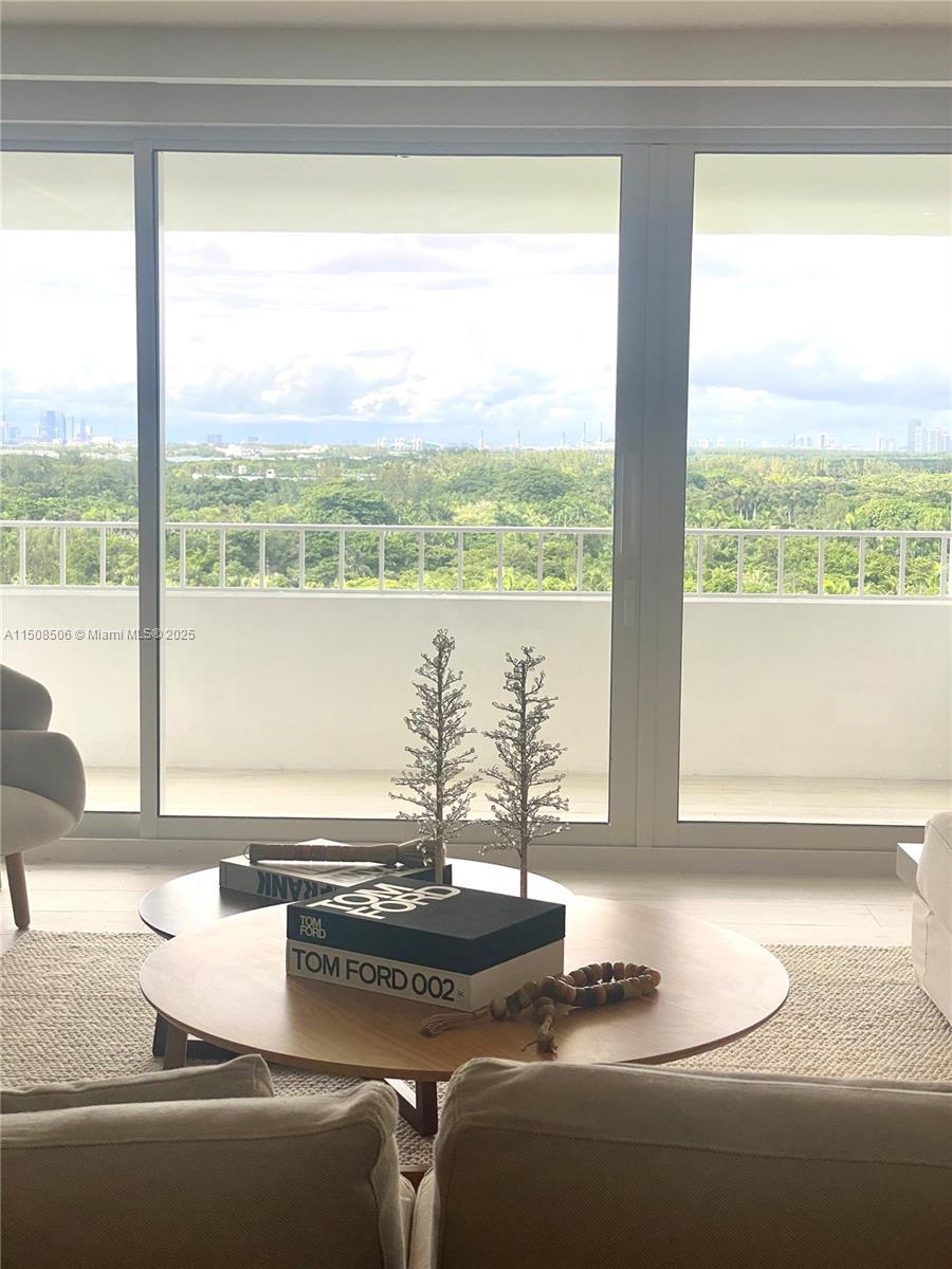 199 Ocean Lane Dr Unit: 1112