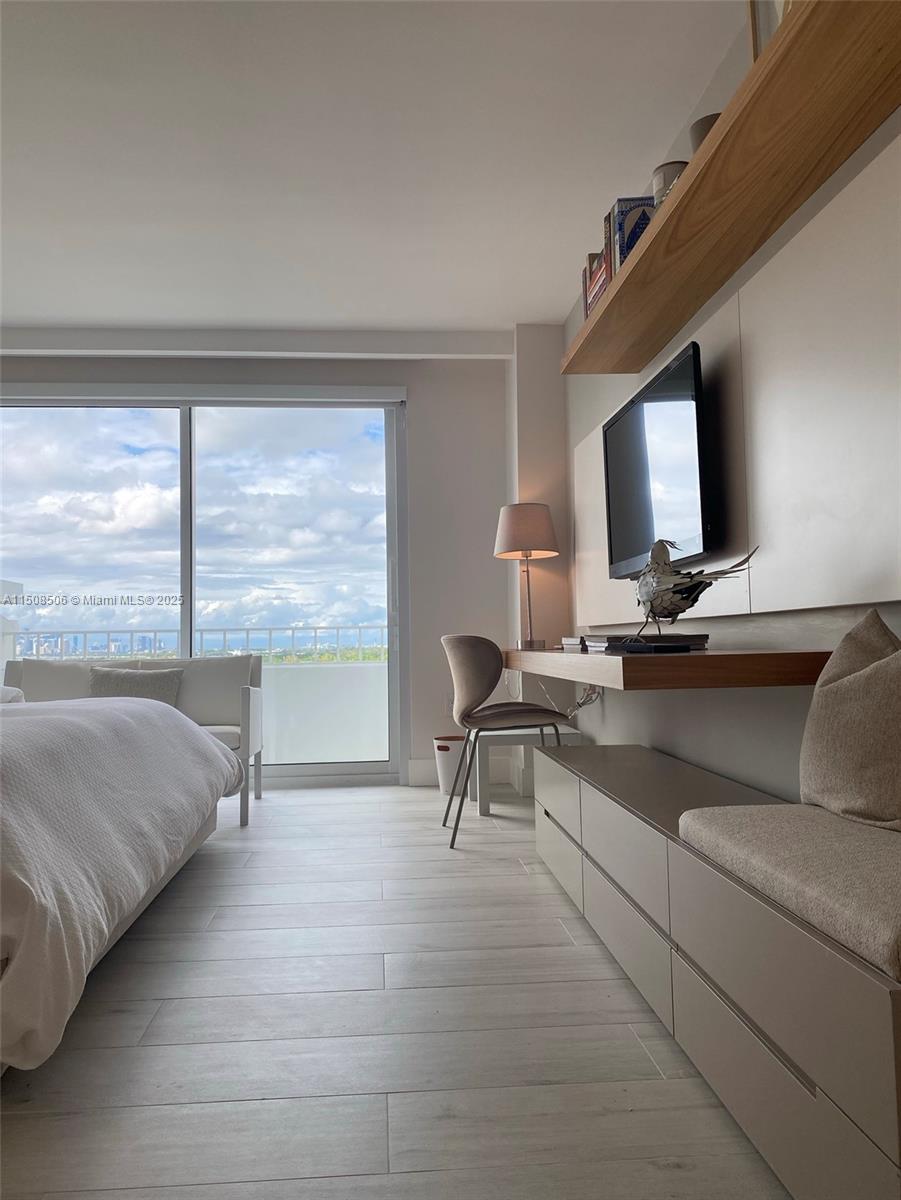 199 Ocean Lane Dr Unit: 1112