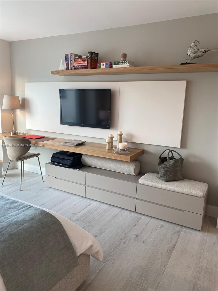 199 Ocean Lane Dr Unit: 1112