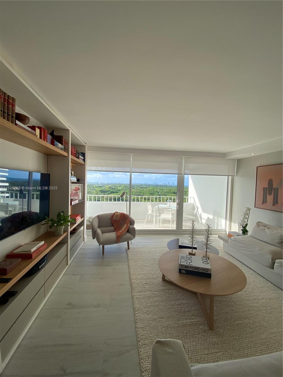 199 Ocean Lane Dr Unit: 1112