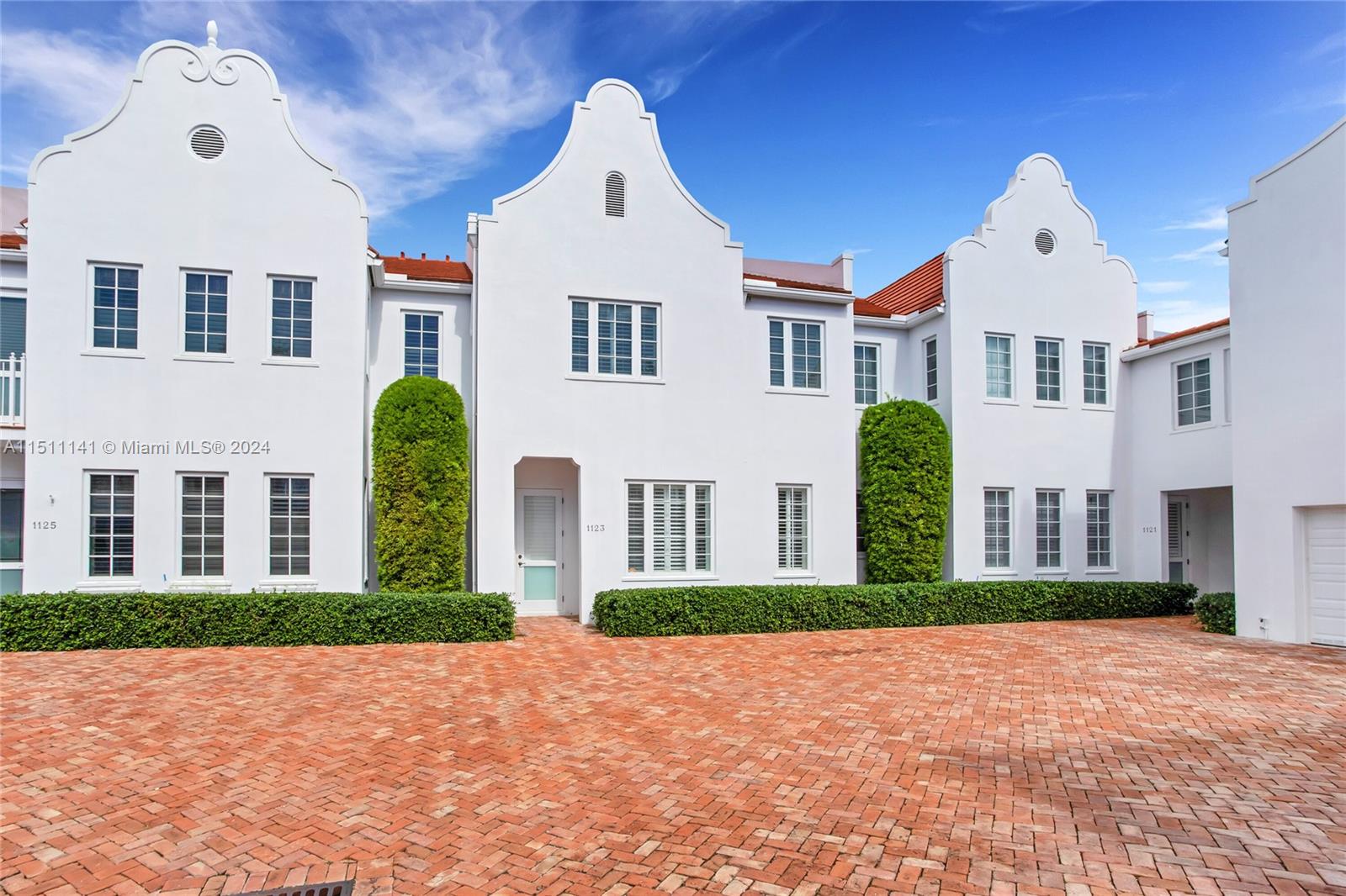 1123 Campo Sano Ave Unit: 2
