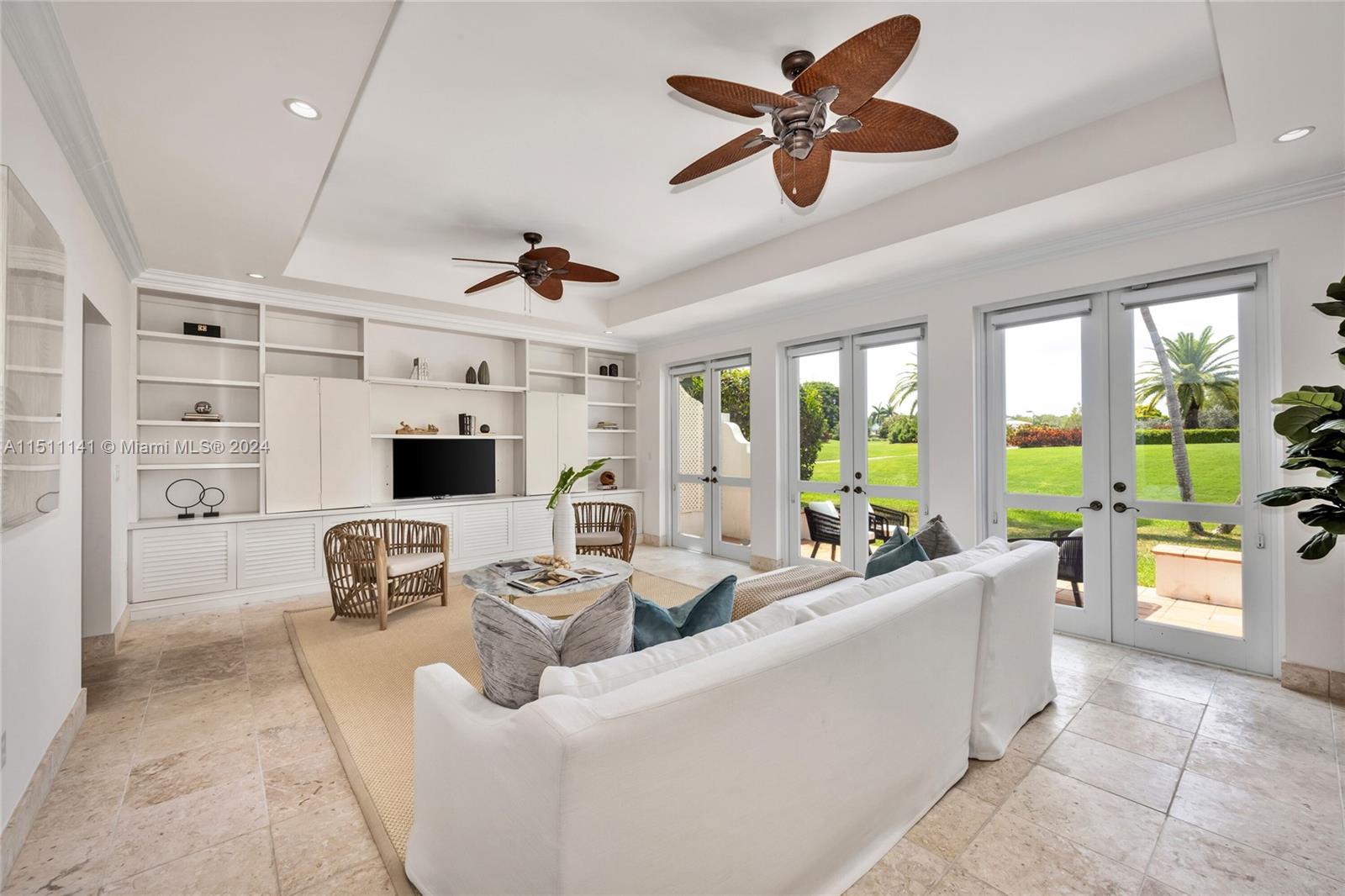 1123 Campo Sano Ave Unit: 2