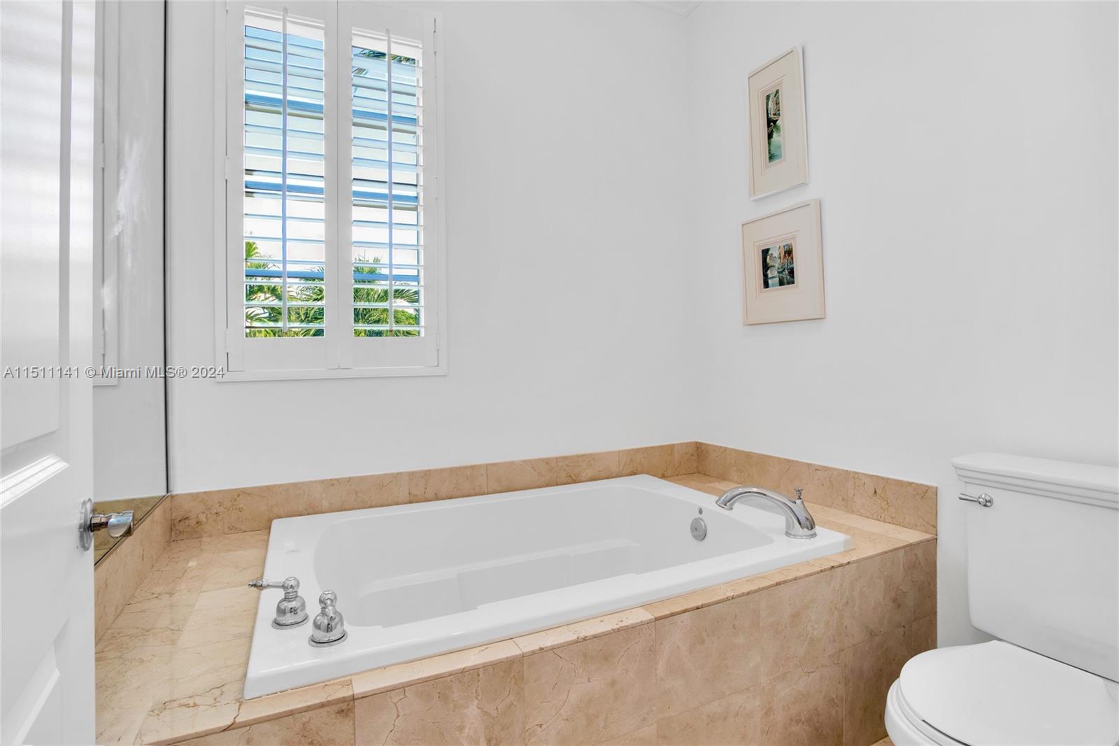 1123 Campo Sano Ave Unit: 2
