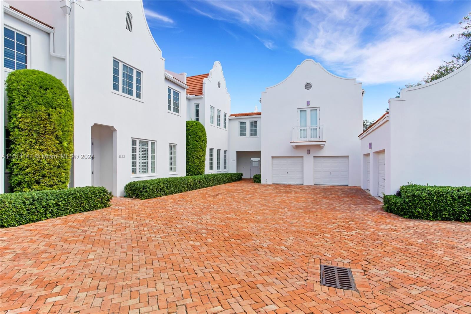 1123 Campo Sano Ave Unit: 2
