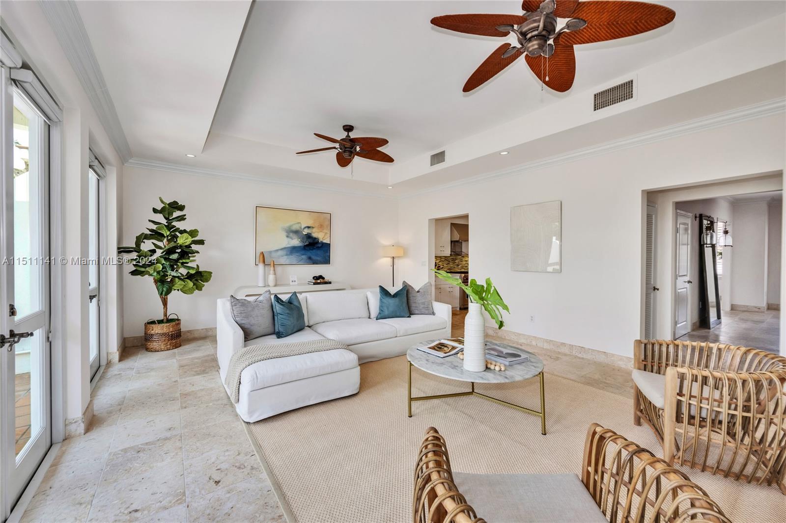 1123 Campo Sano Ave Unit: 2