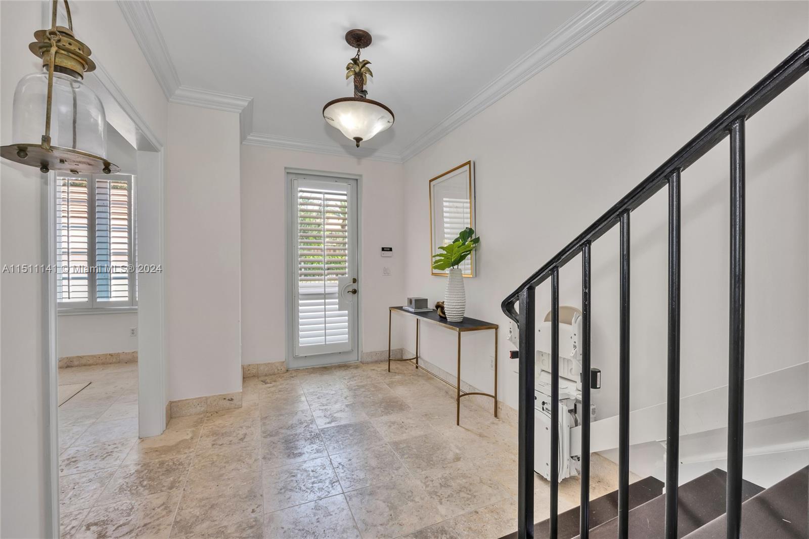 1123 Campo Sano Ave Unit: 2