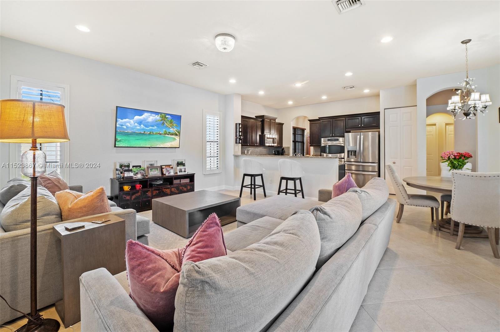 3713 NW 87th Ave
