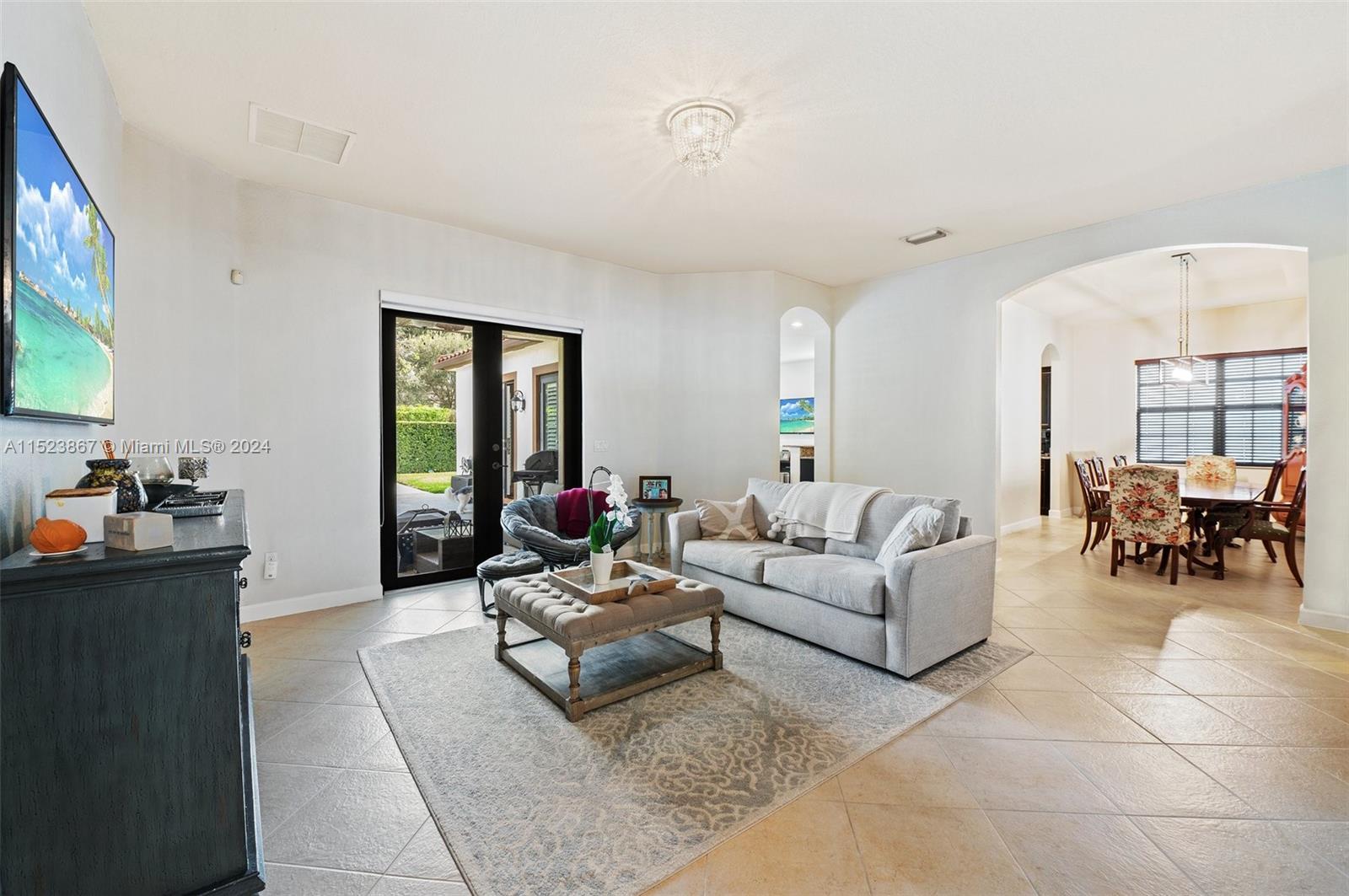 3713 NW 87th Ave
