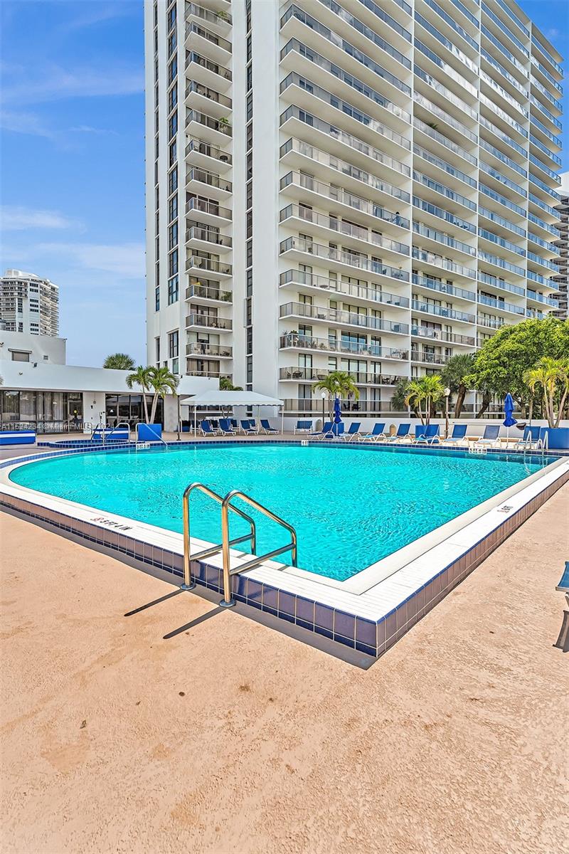3731 N Country Club Dr Unit: 2129