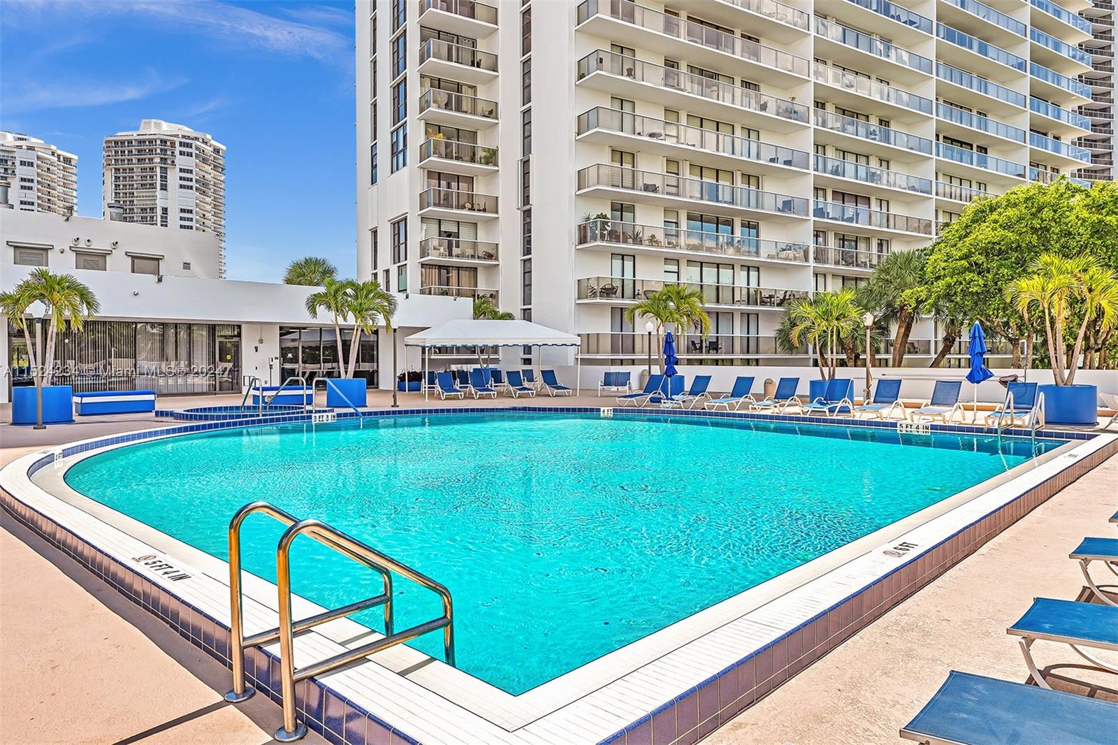3731 N Country Club Dr Unit: 2129