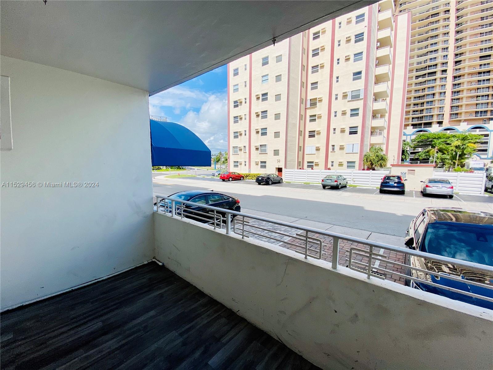 2900 Banyan St Unit: 104