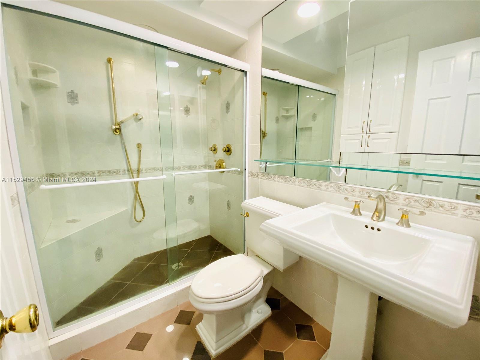 2900 Banyan St Unit: 104