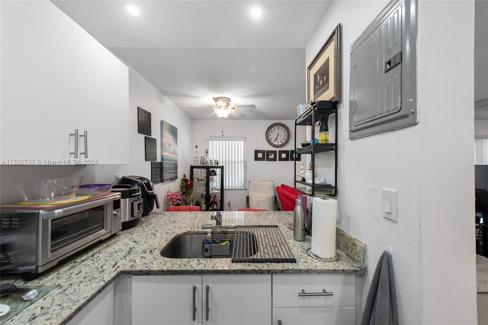 755 SW 6th St Unit: 5