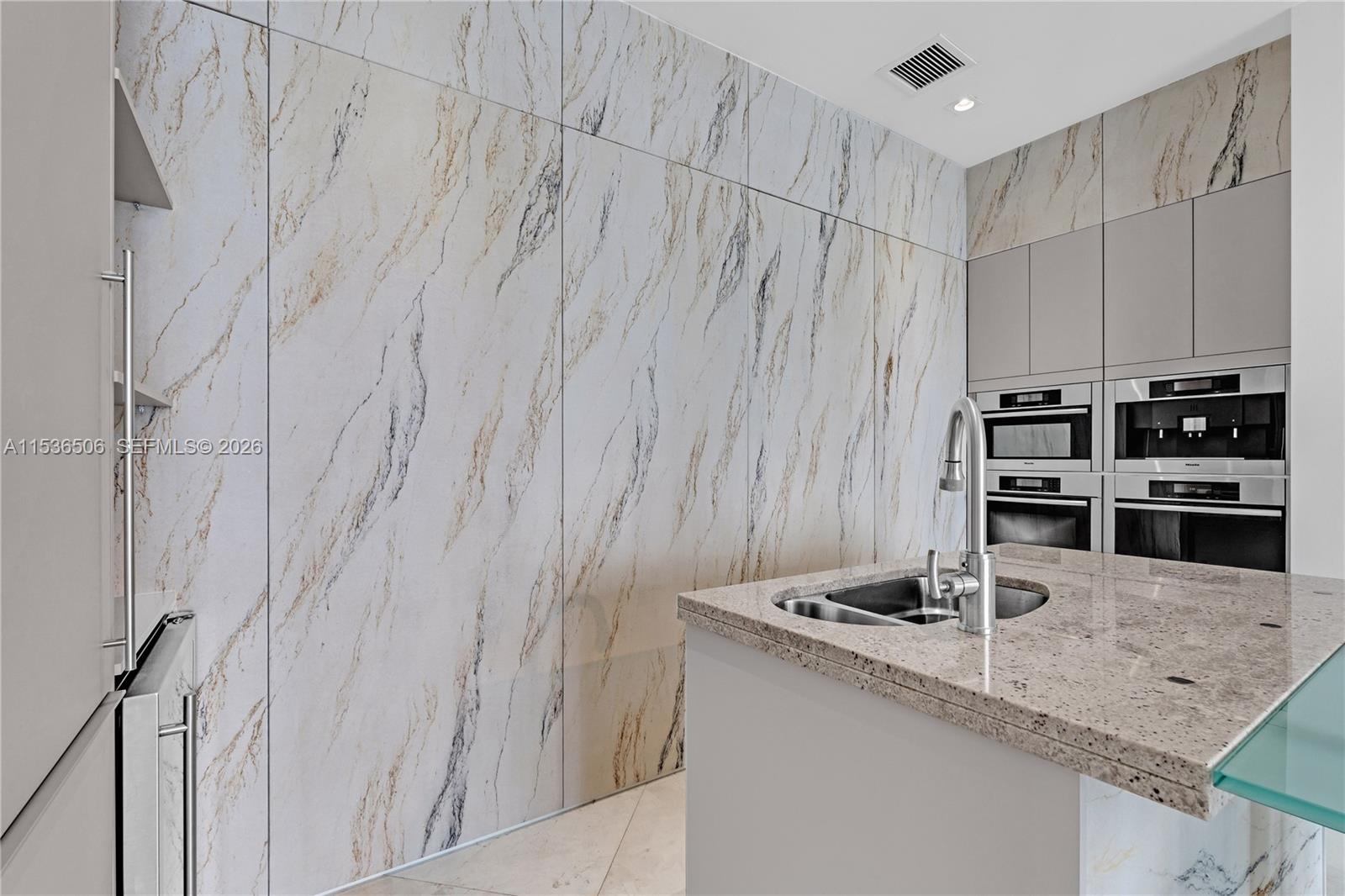 900 Brickell Key Blvd # 1002