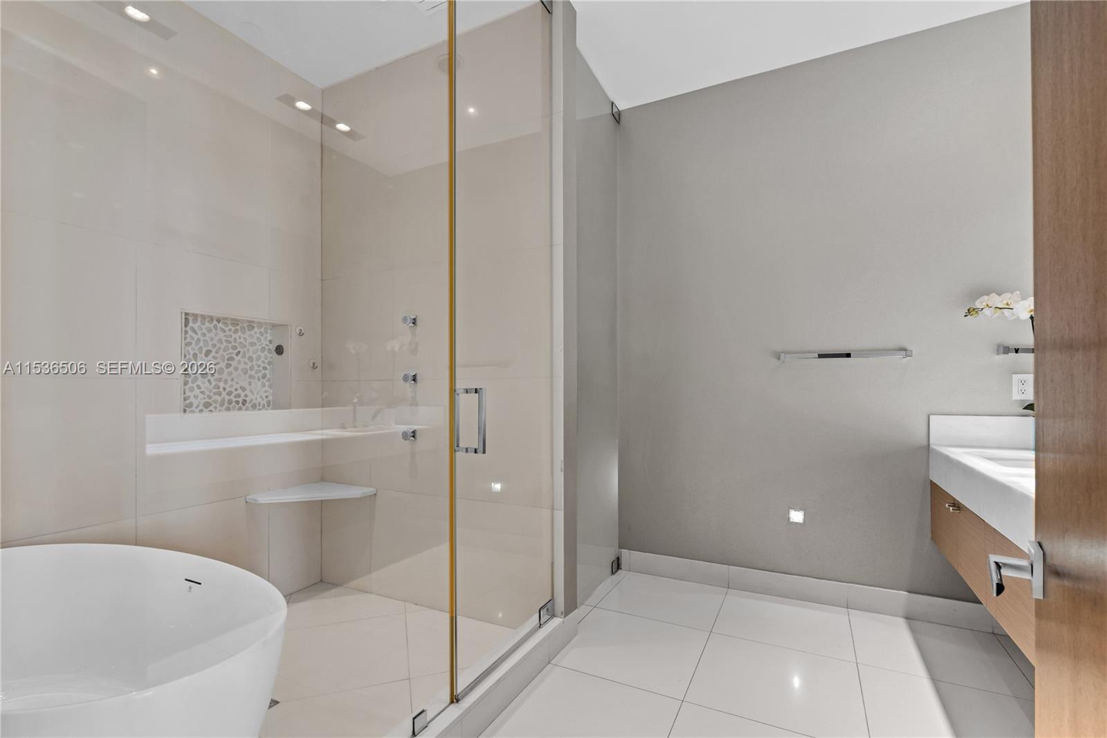 900 Brickell Key Blvd # 1002