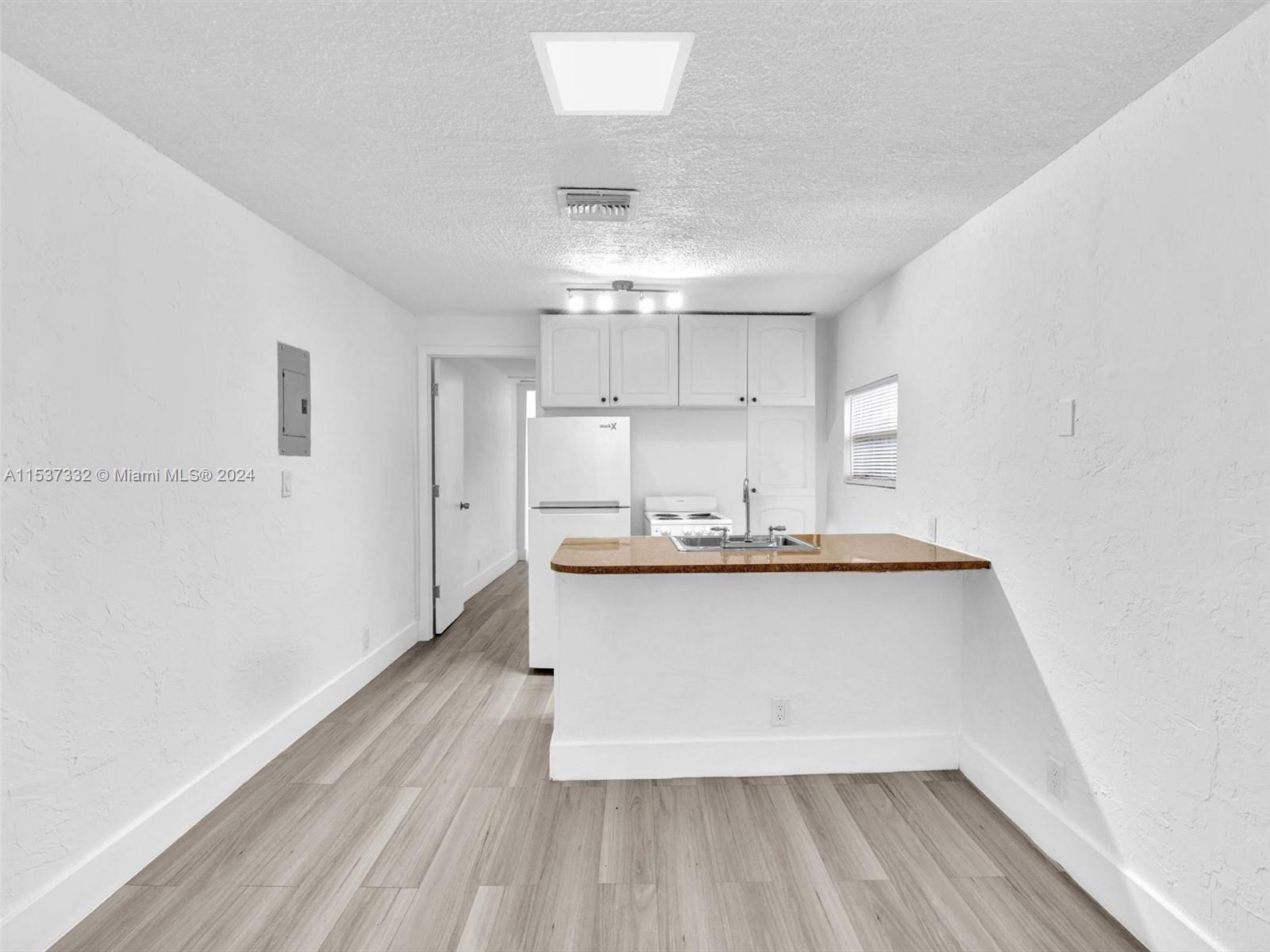 700 NW 9th Ave