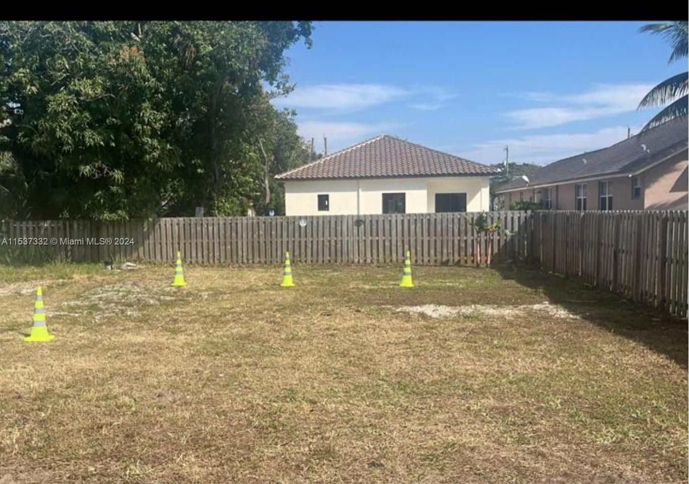 700 NW 9th Ave