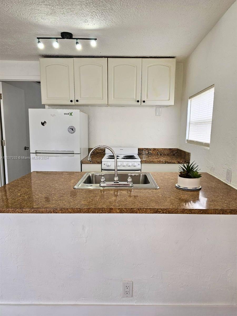 700 NW 9th Ave