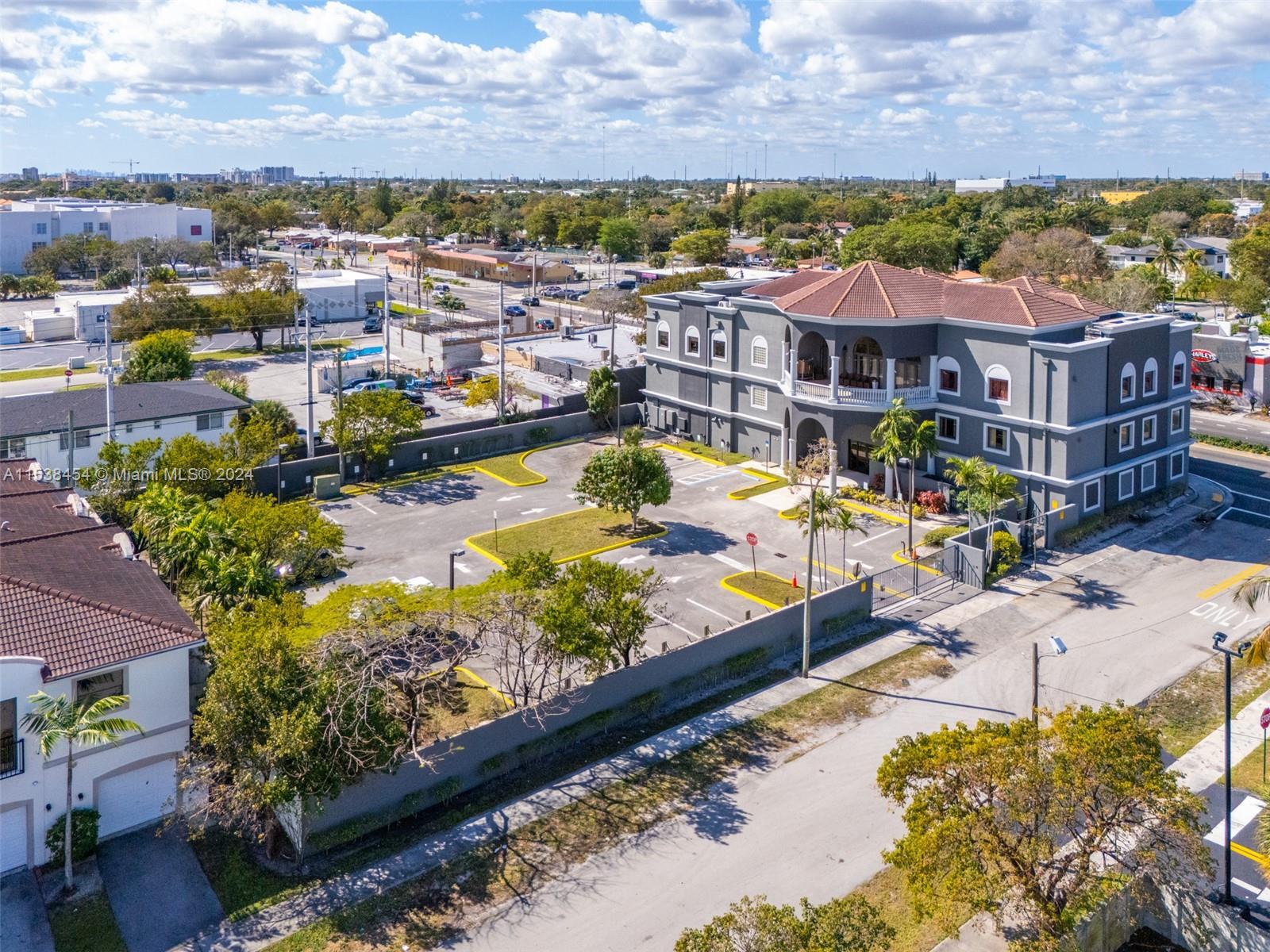 2227 N Federal Hwy