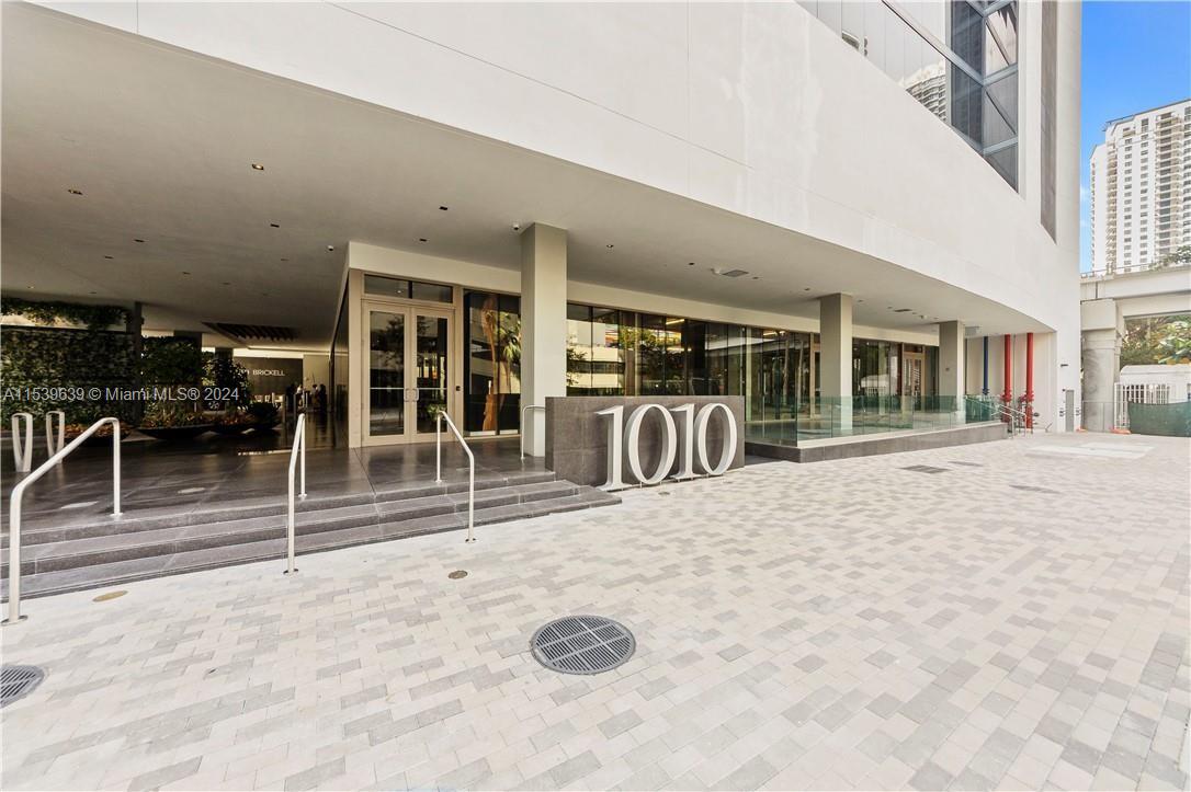1010 BRICKELL AV # 4304