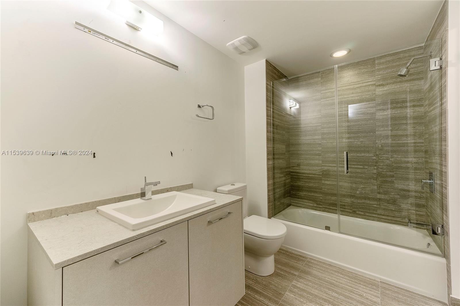 1010 BRICKELL AV # 4304