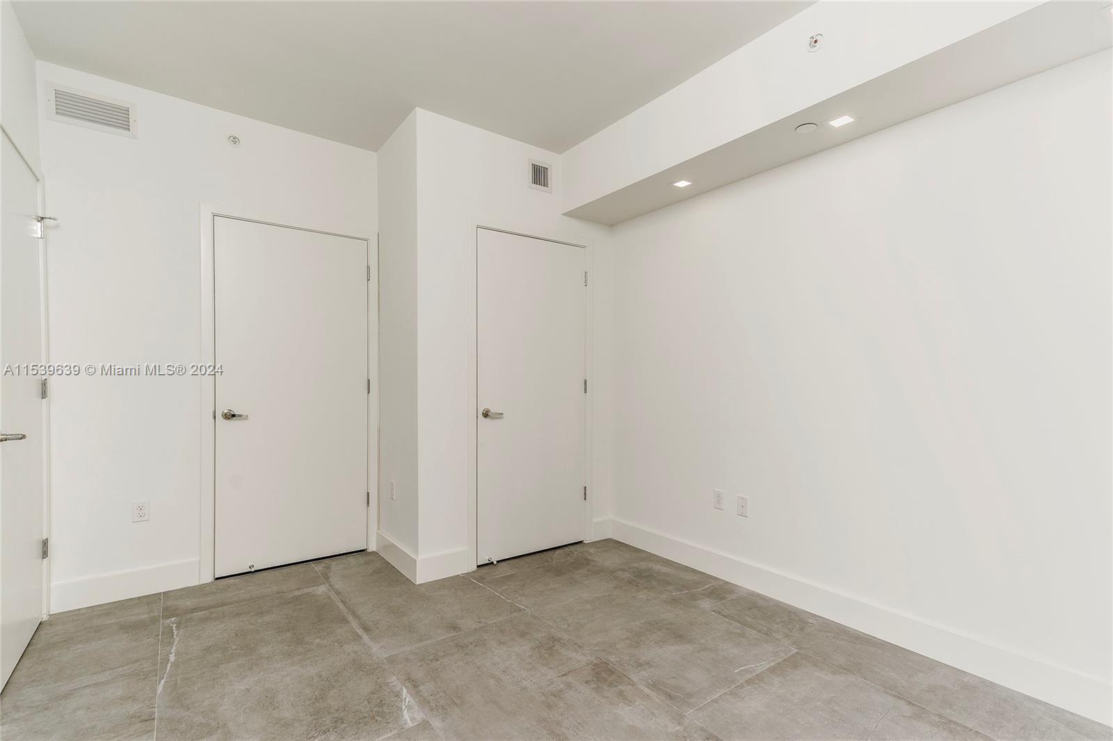 1010 BRICKELL AV # 4304
