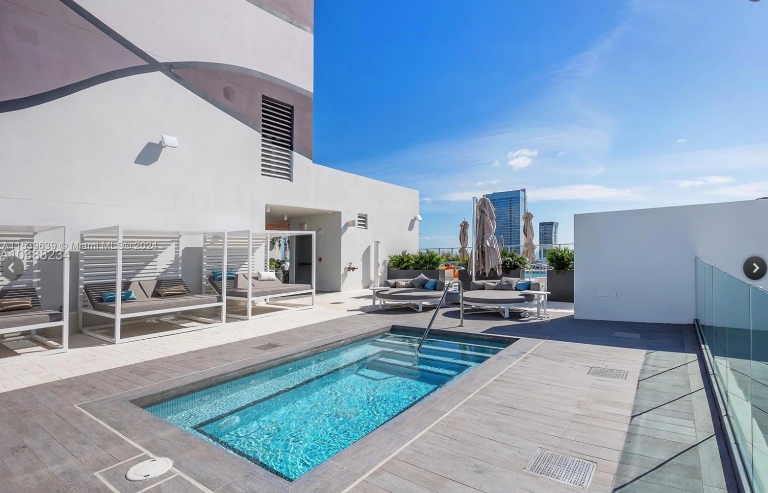 1010 BRICKELL AV # 4304