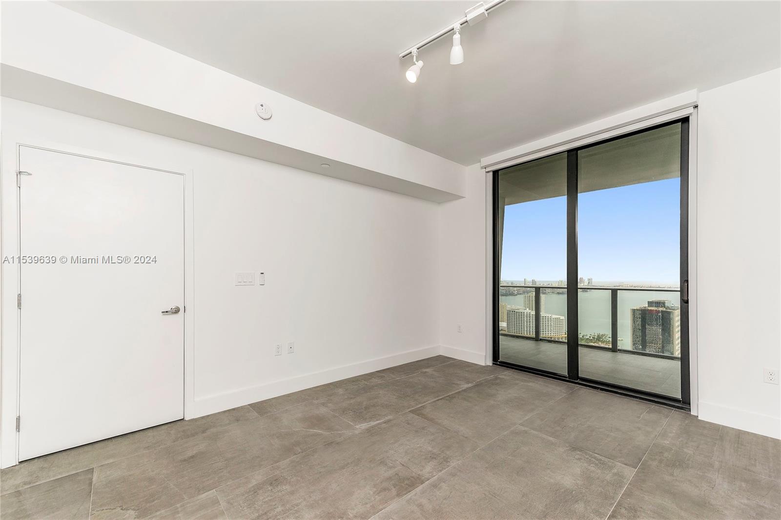 1010 BRICKELL AV # 4304