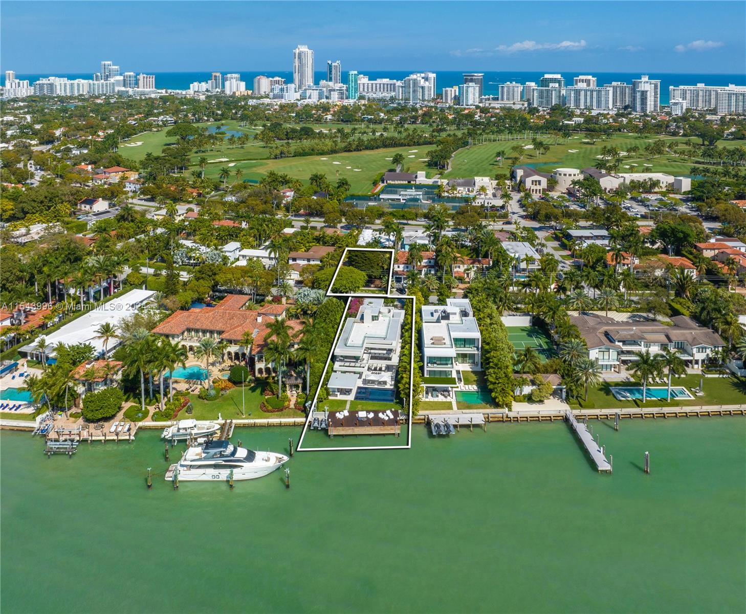 5718/5725 N Bay Rd