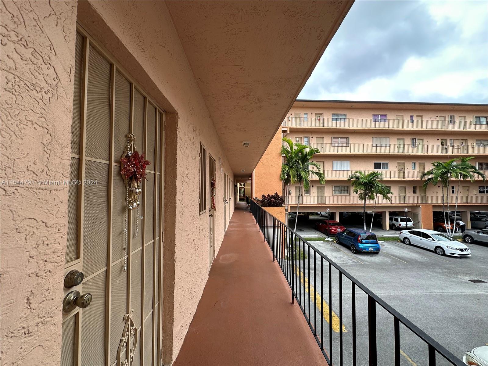 1950 W 54 St # 204
