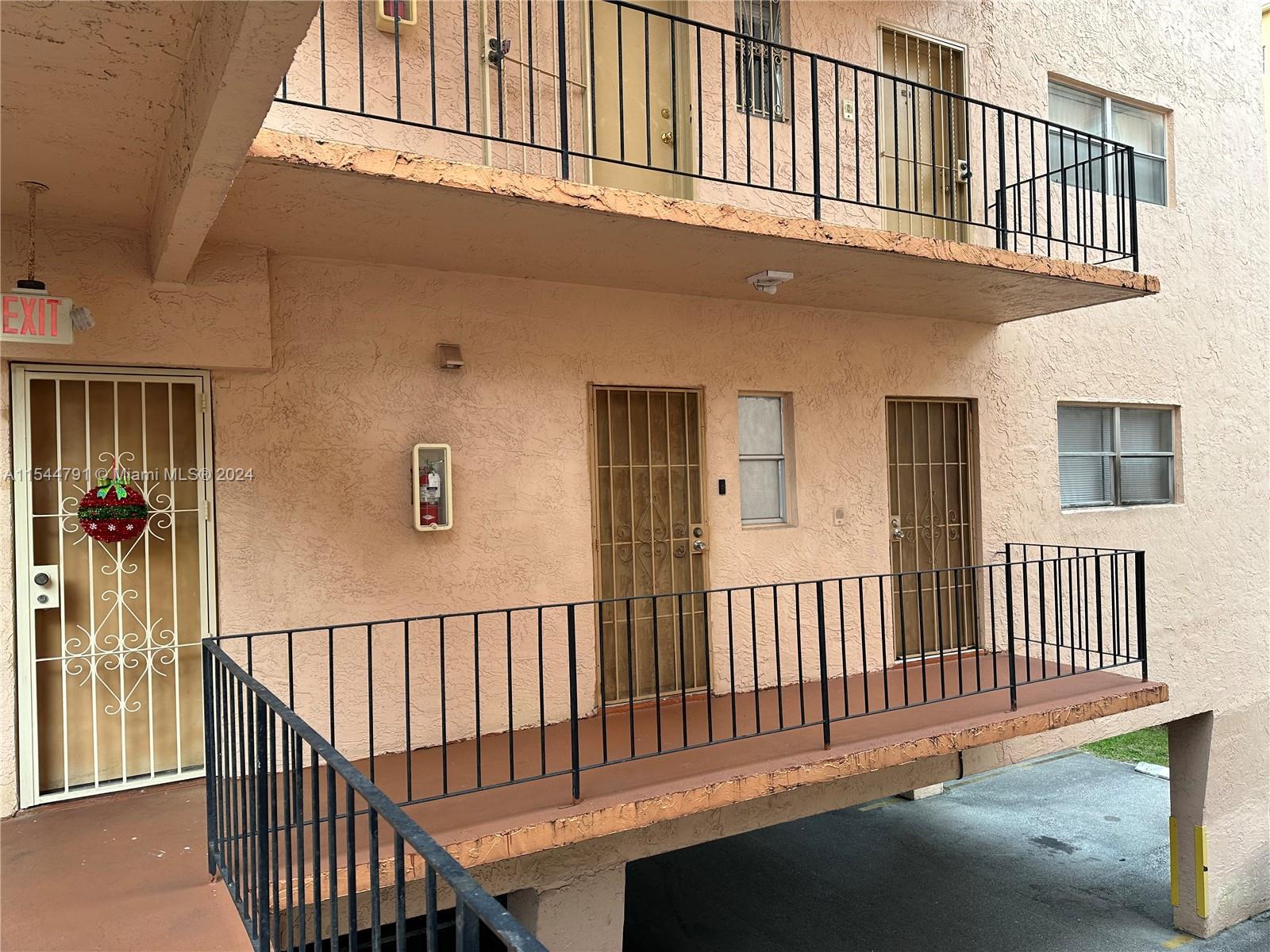 1950 W 54 St # 204