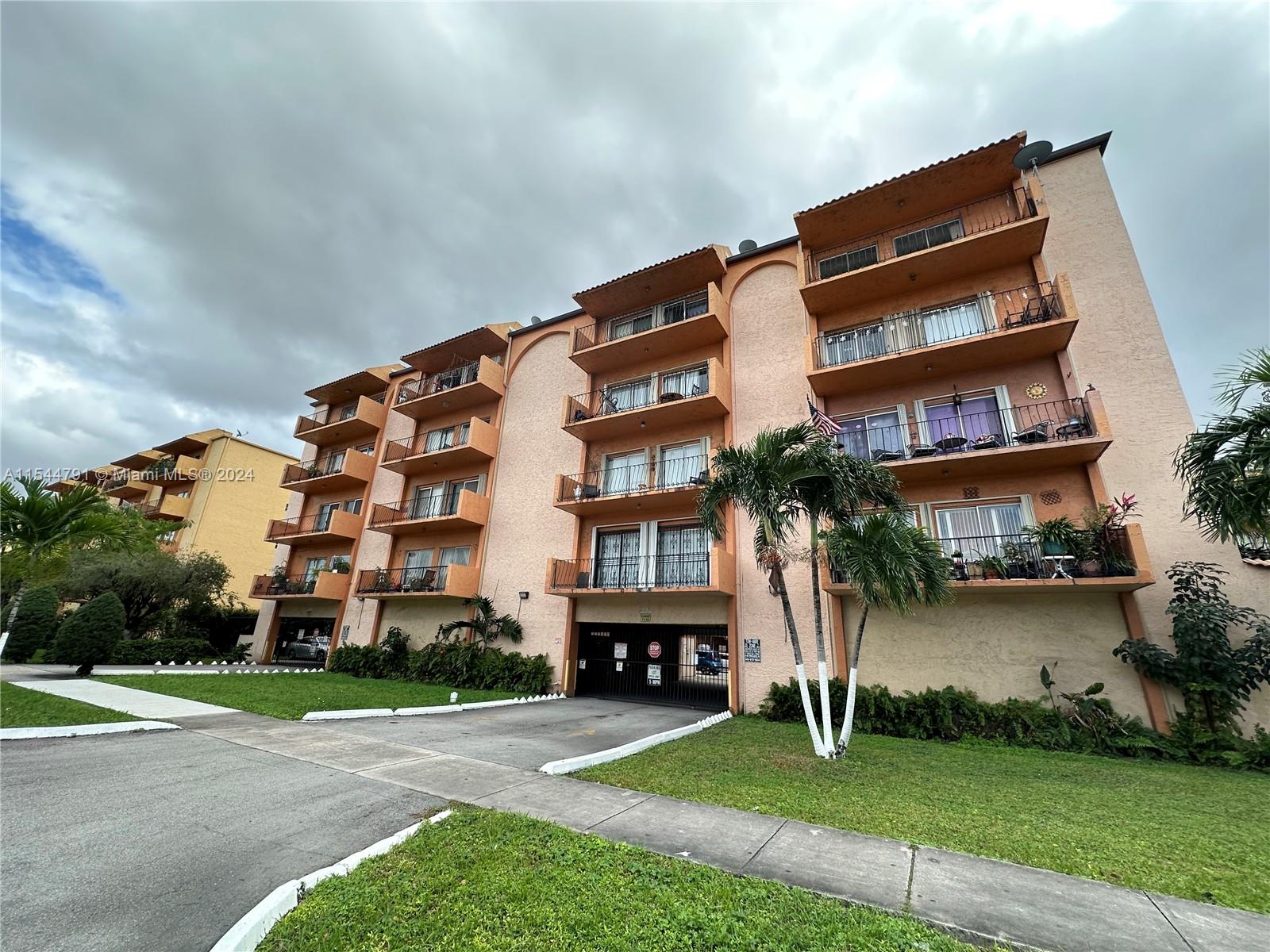 1950 W 54 St # 204