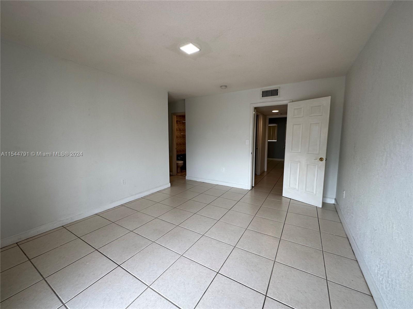 1950 W 54 St # 204