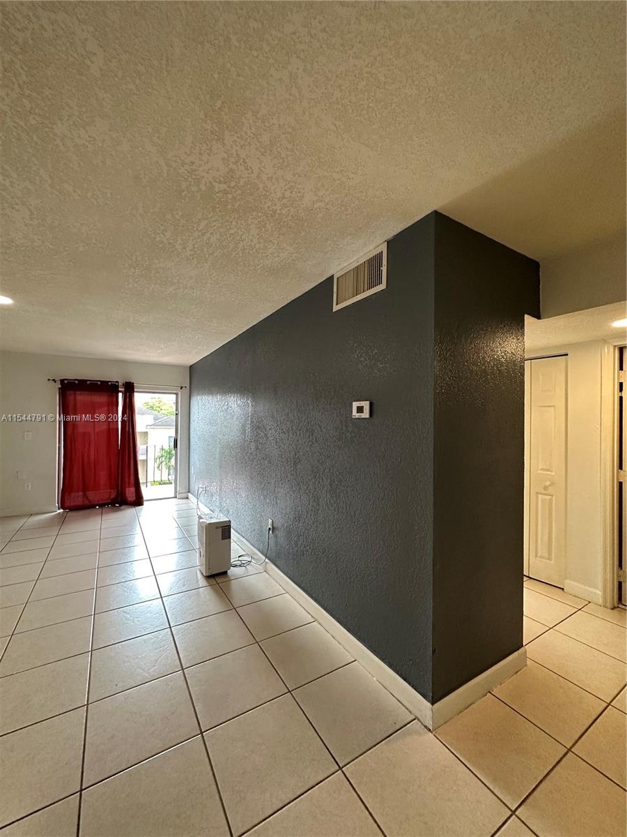 1950 W 54 St # 204