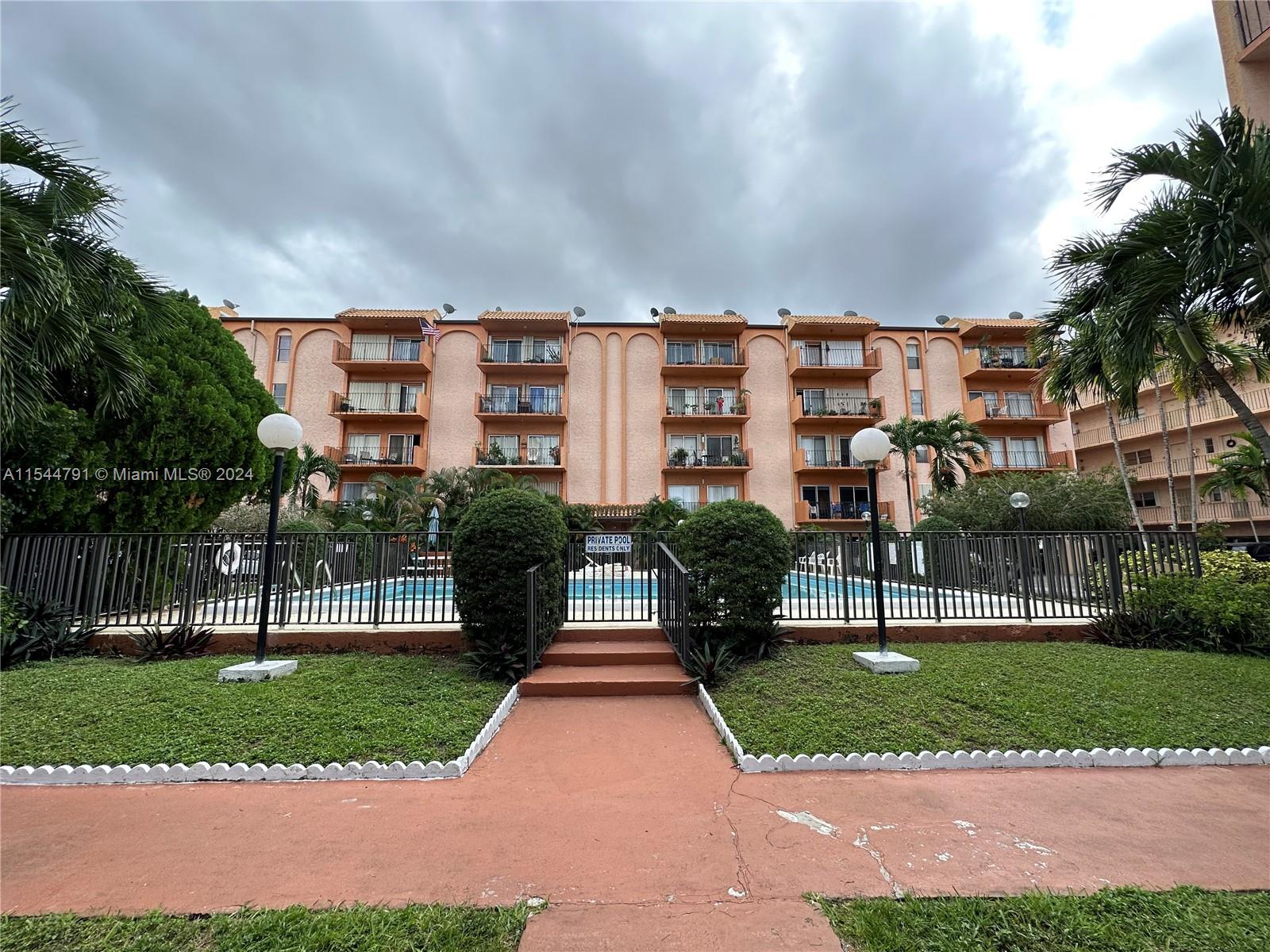 1950 W 54 St # 204