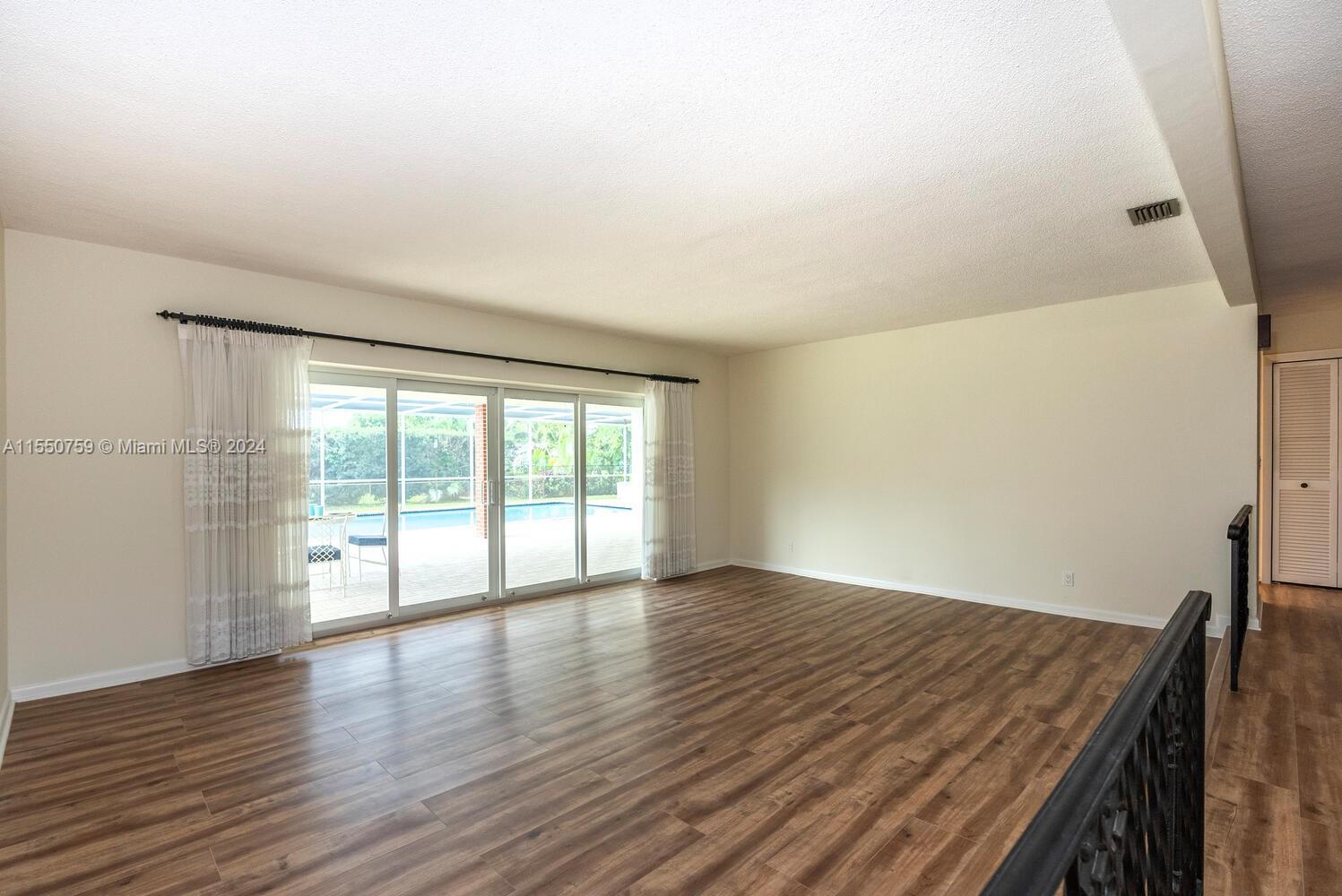 11780 Hermitage Dr # 11780