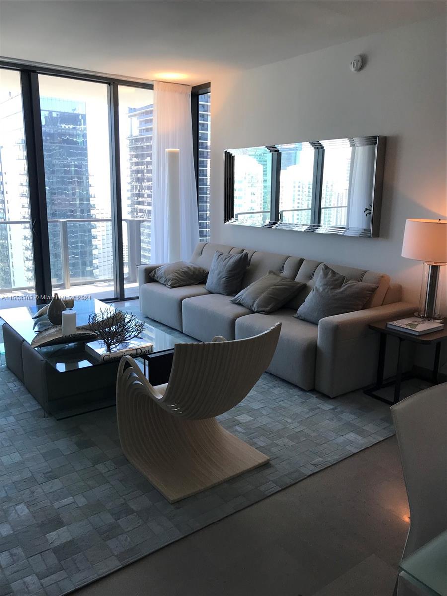 88 SE 7th St # 3509