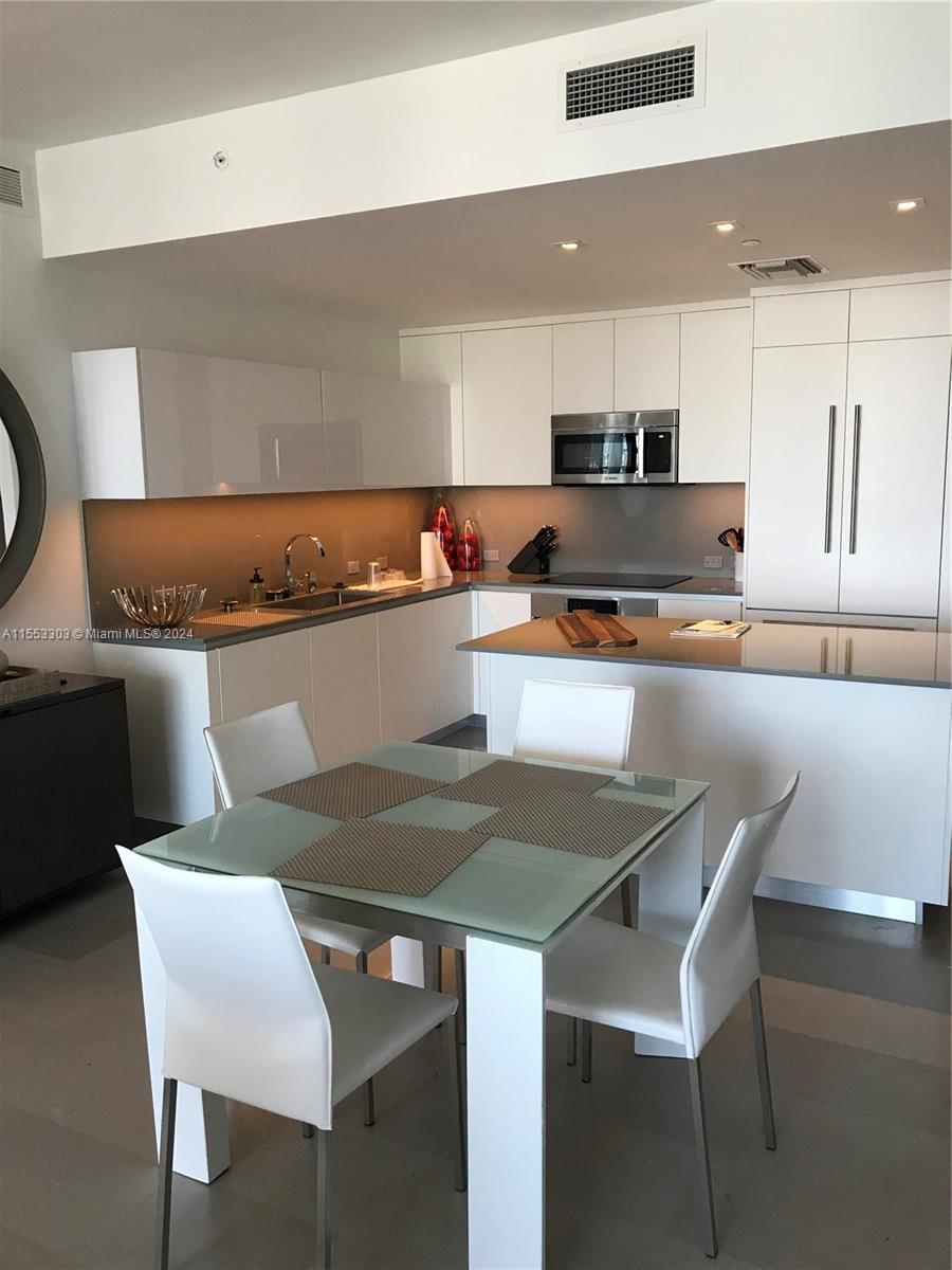 88 SE 7th St # 3509