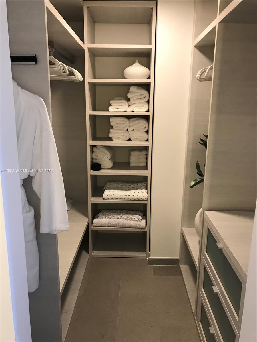88 SE 7th St # 3509
