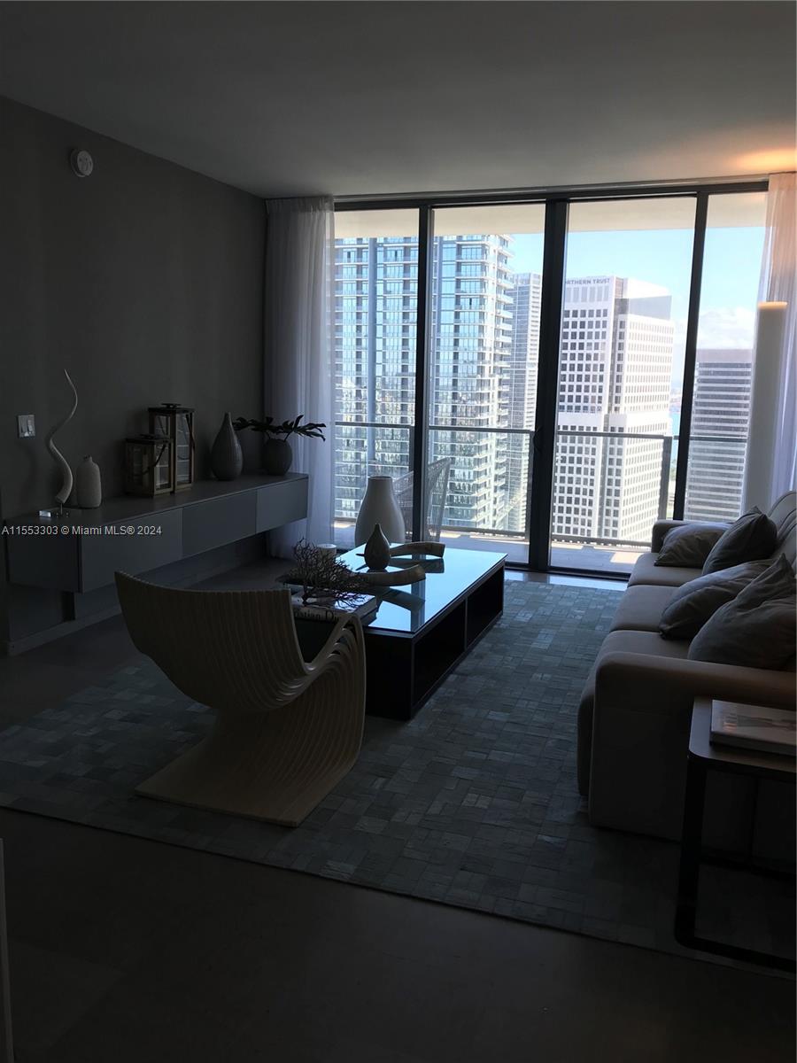 88 SE 7th St # 3509
