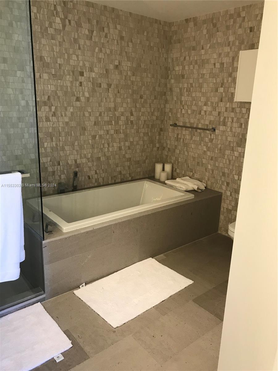 88 SE 7th St # 3509