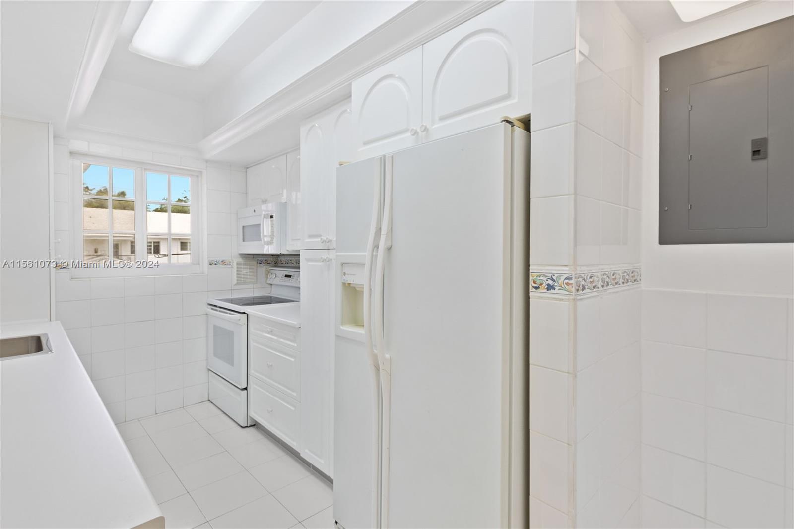 925 Palermo Ave # 2B