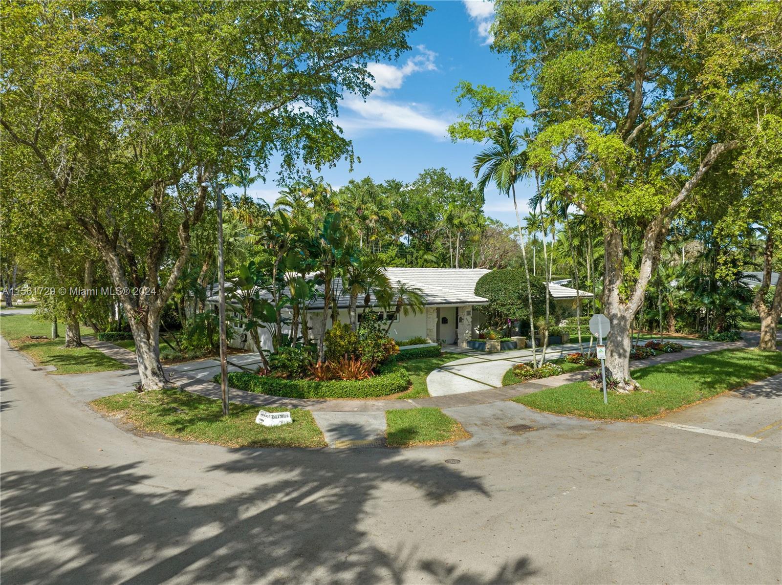 751 Calatrava Ave